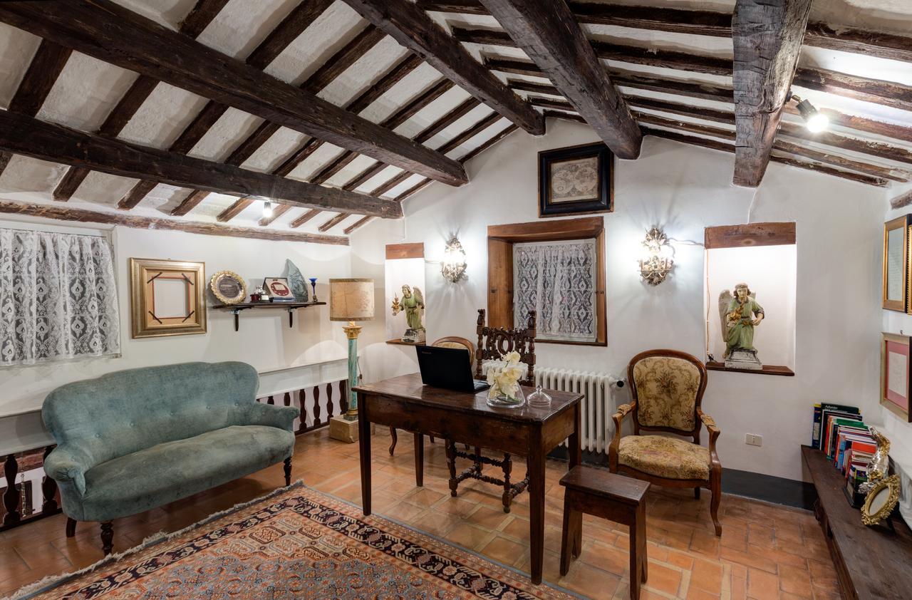 B&B La Residenza Del Poeta Montesicuro Екстер'єр фото
