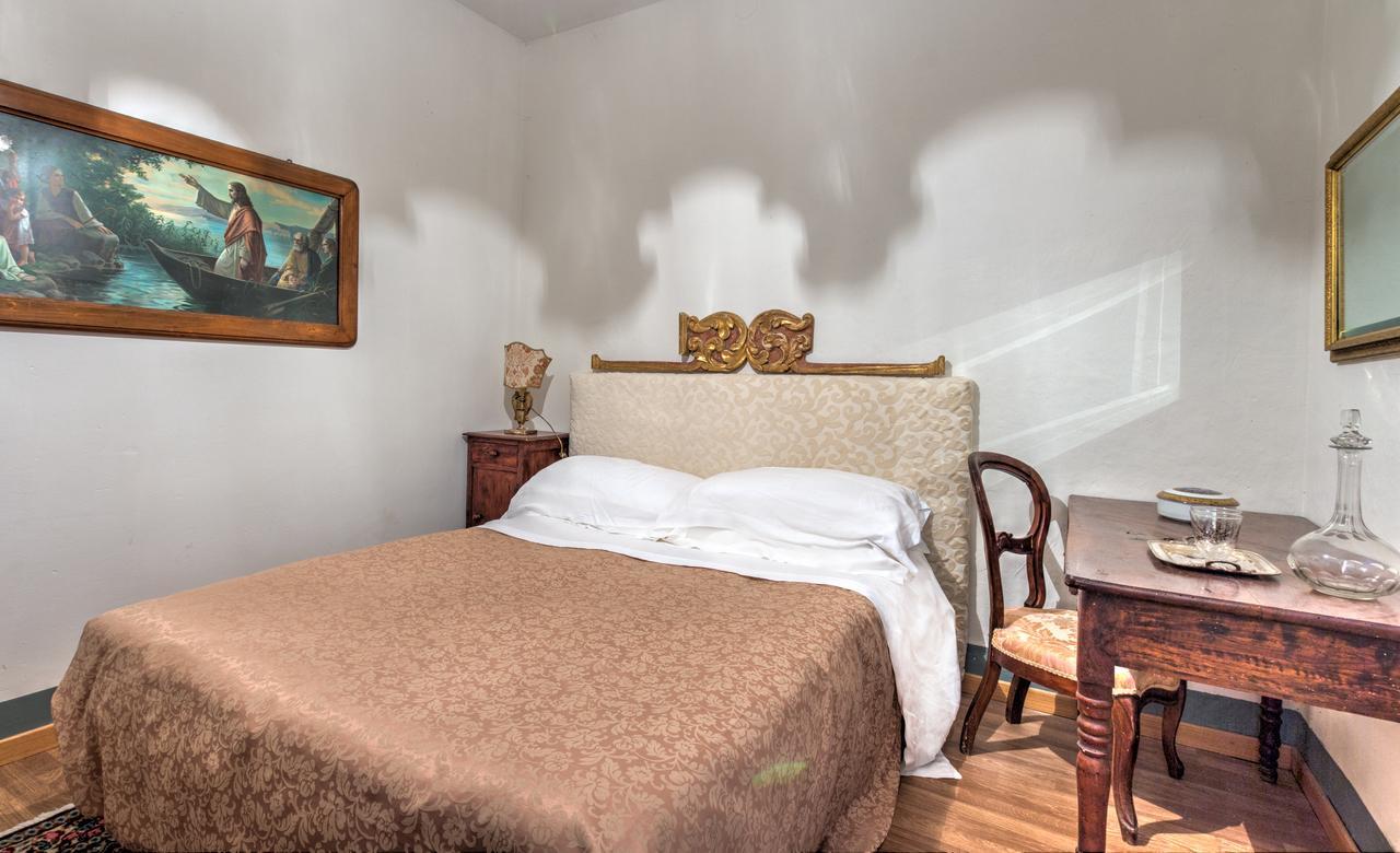 B&B La Residenza Del Poeta Montesicuro Екстер'єр фото