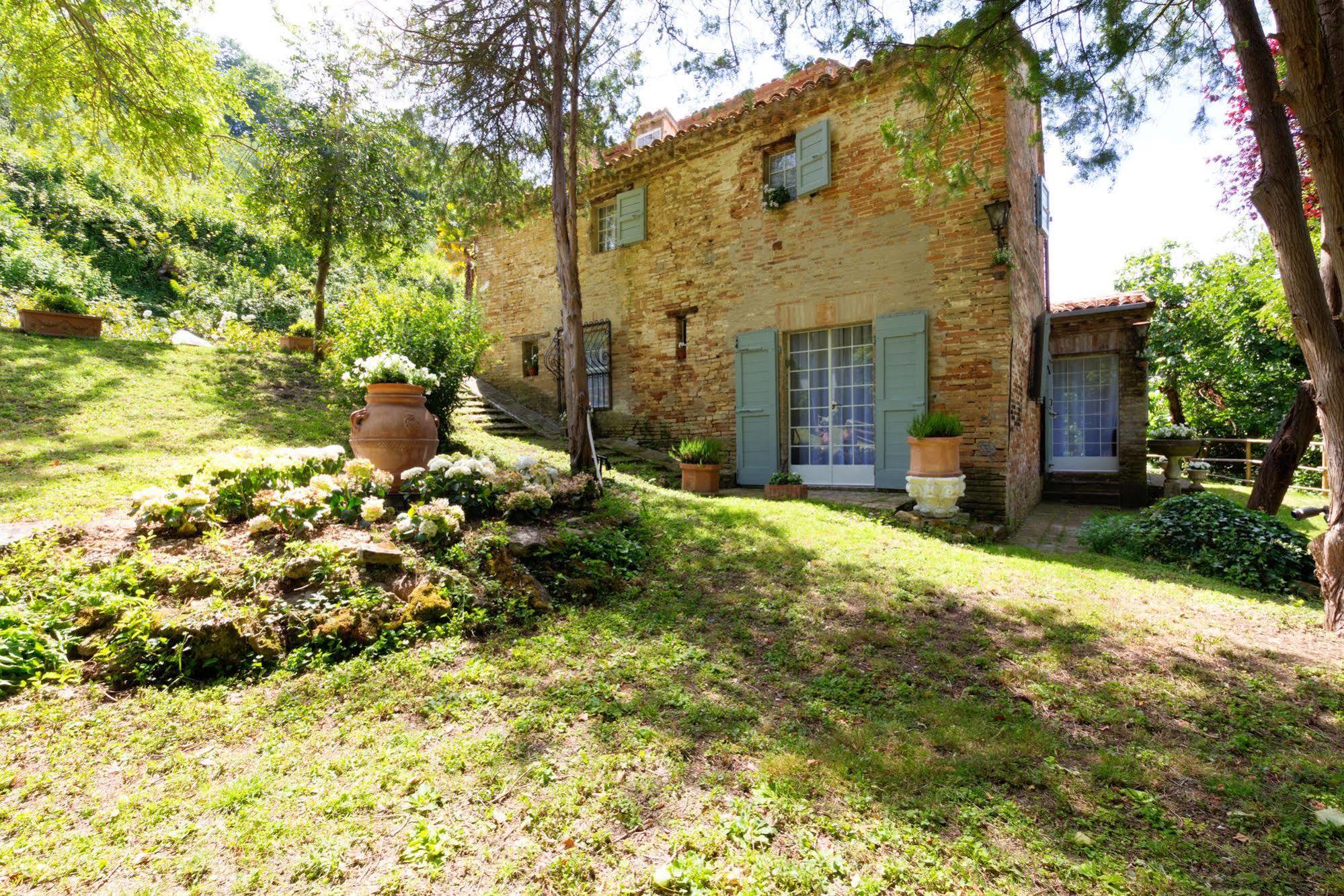B&B La Residenza Del Poeta Montesicuro Екстер'єр фото